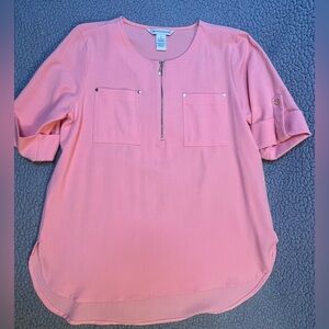 Drapers & Damons Top Womens Size Medium Coral Pink Short Sleeve 1/4 Zip